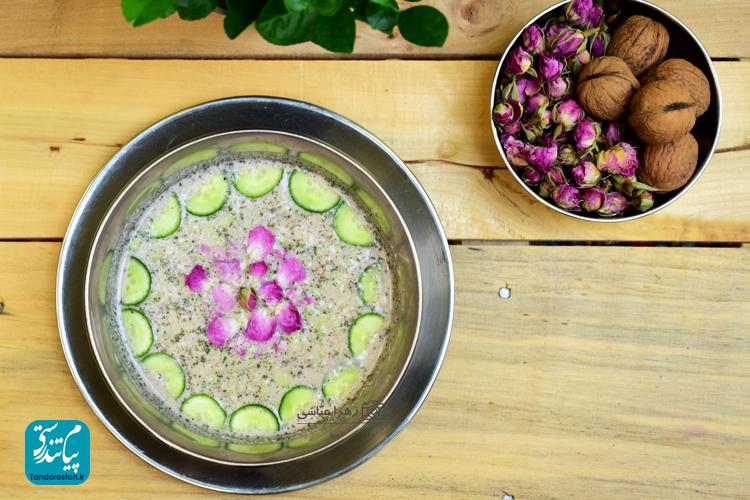 طرز تهیه آب دوغ خیار خام گیاهی با طب سنتی ایرانی