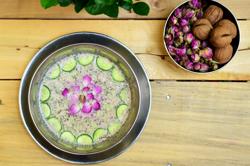 طرز تهیه آب دوغ خیار خام گیاهی با طب سنتی ایرانی